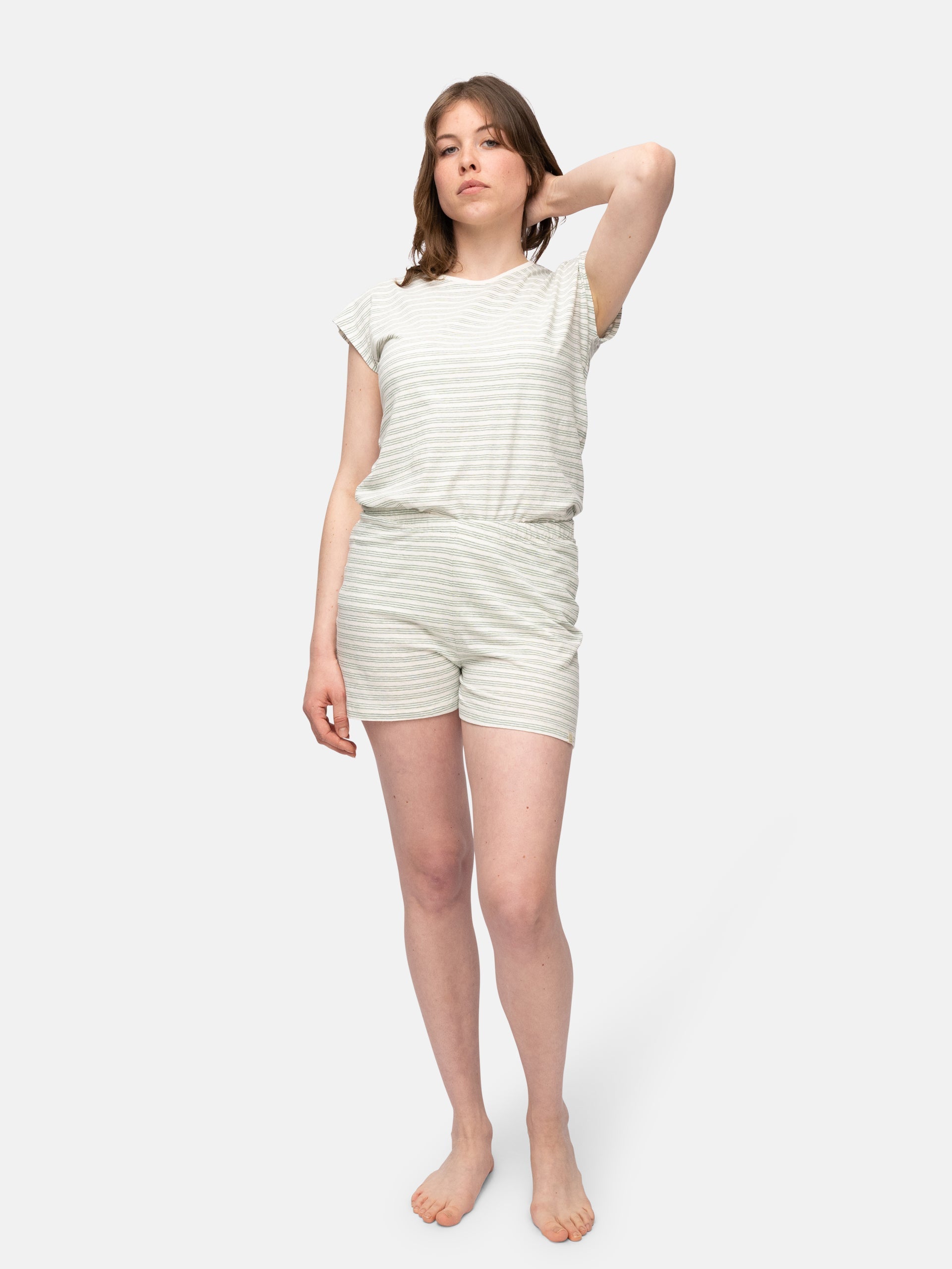 Shorts with linen content