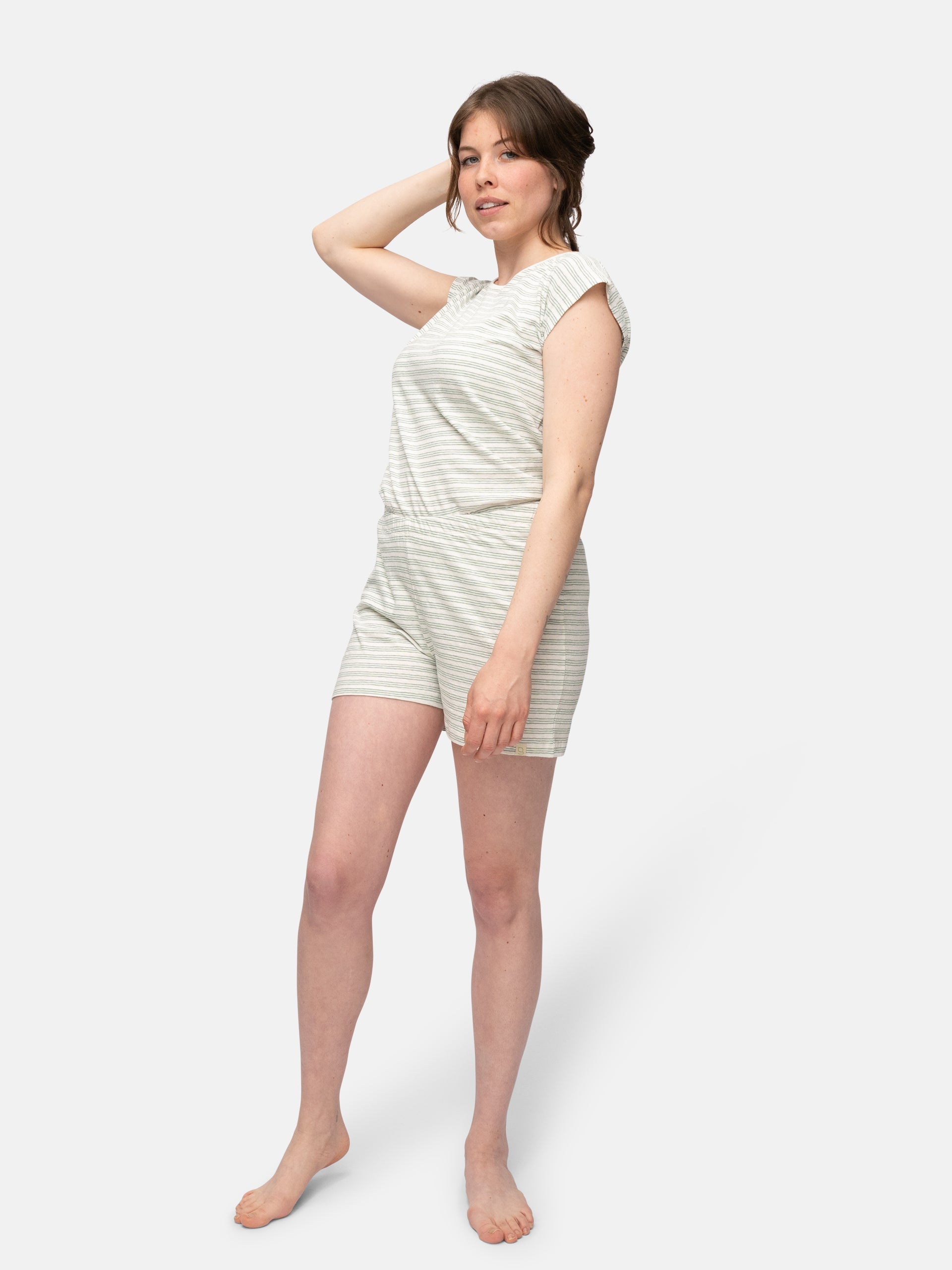 Shorts with linen content